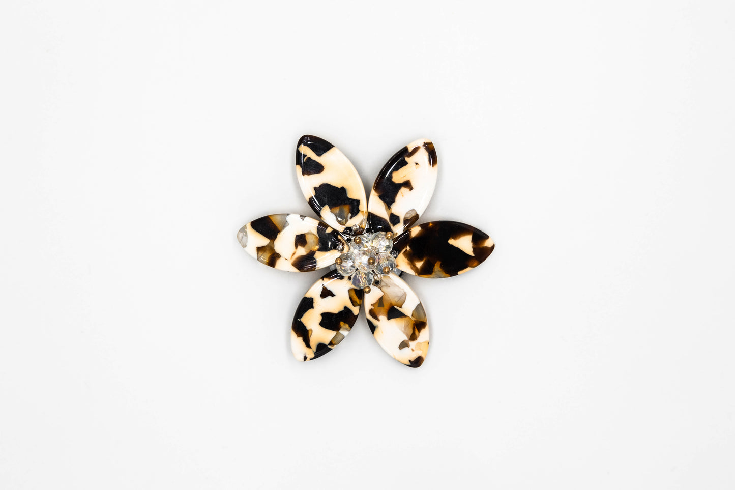 Wild Elegance: Safari Chic Shoe Clip