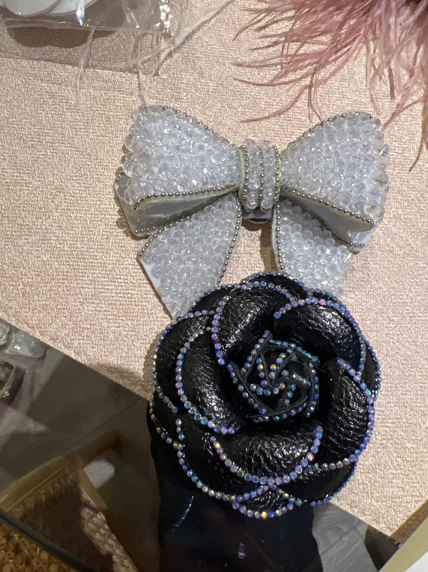Fashion Week: large shoe accessories (bows, bejeweled flowers) - (1x)