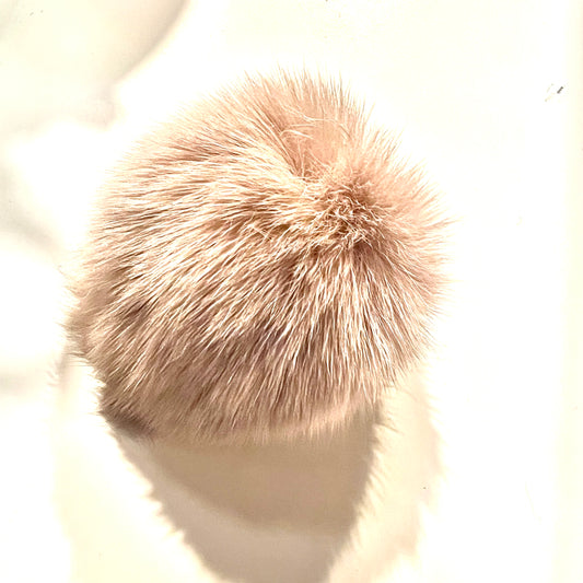 The pompons (dusty pink)