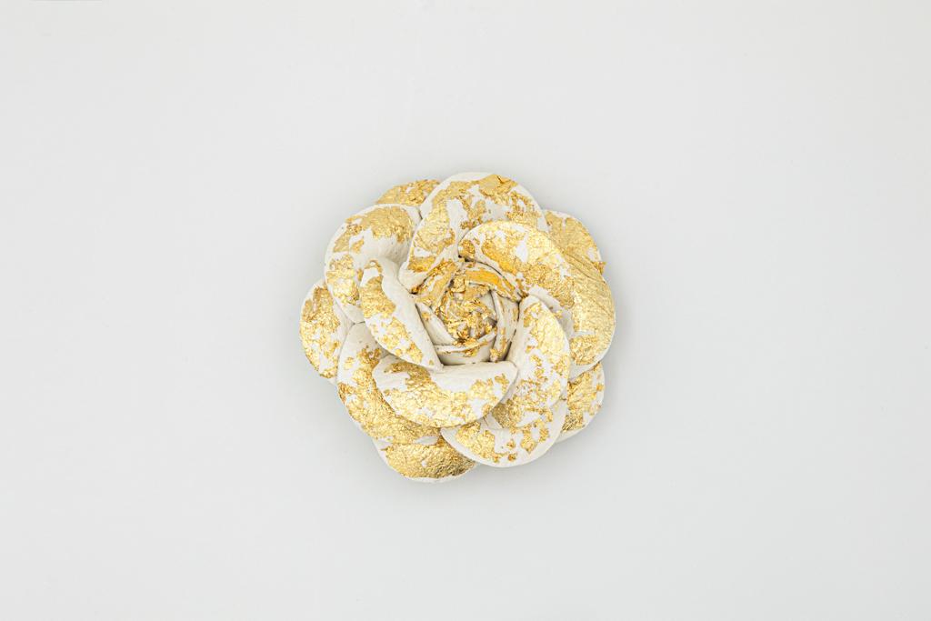 The Camelia: Gold Flaked White Rose Shoe Clip